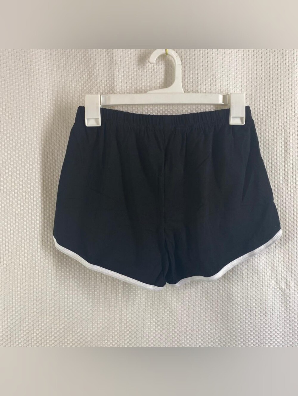 : URATOT Women's Black Athletic Workout Shorts Contrast Trim Size Medium